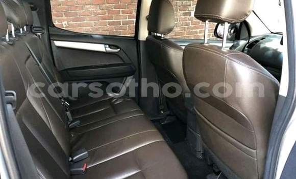 Acheter Occasion Voiture Isuzu KB Gris à Butha–Buthe, Thaba-Tseka Acheter Occasion Voiture Isuzu KB Gris à Butha–Buthe, Thaba-Tseka