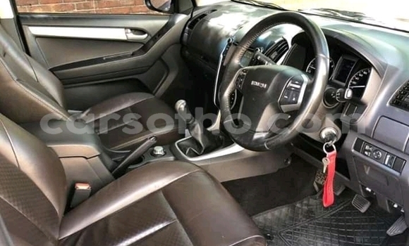 Acheter Occasion Voiture Isuzu KB Gris à Butha–Buthe, Thaba-Tseka Acheter Occasion Voiture Isuzu KB Gris à Butha–Buthe, Thaba-Tseka