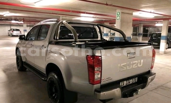 Acheter Occasion Voiture Isuzu KB Gris à Butha–Buthe, Thaba-Tseka Acheter Occasion Voiture Isuzu KB Gris à Butha–Buthe, Thaba-Tseka