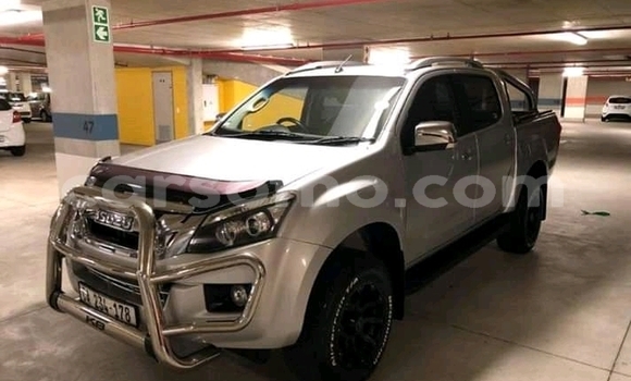 Acheter Occasion Voiture Isuzu KB Gris à Butha–Buthe, Thaba-Tseka Acheter Occasion Voiture Isuzu KB Gris à Butha–Buthe, Thaba-Tseka