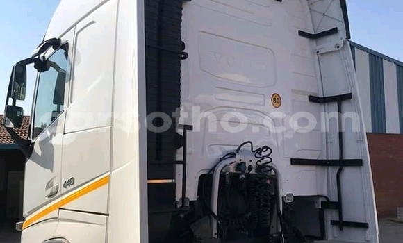 اشتري مستعمل Volvo 140 Series White سيارة في Butha–Buthe في Thaba-Tseka اشتري مستعمل Volvo 140 Series White سيارة في Butha–Buthe في Thaba-Tseka