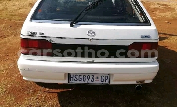 Acheter Occasion Voiture Mazda 323 Blanc à Butha–Buthe, Thaba-Tseka Acheter Occasion Voiture Mazda 323 Blanc à Butha–Buthe, Thaba-Tseka