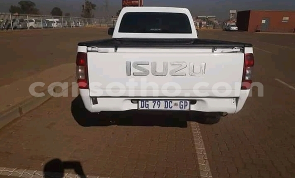Acheter Occasion Voiture Isuzu KB Blanc à Butha–Buthe, Thaba-Tseka Acheter Occasion Voiture Isuzu KB Blanc à Butha–Buthe, Thaba-Tseka