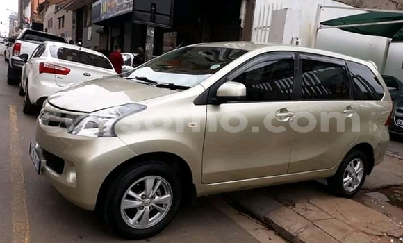 Acheter Occasion Voiture Toyota Avanza Gris à Butha–Buthe, Thaba-Tseka Acheter Occasion Voiture Toyota Avanza Gris à Butha–Buthe, Thaba-Tseka