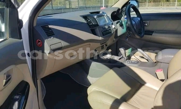 Acheter Occasion Voiture Toyota Hilux Blanc à Butha–Buthe, Thaba-Tseka Acheter Occasion Voiture Toyota Hilux Blanc à Butha–Buthe, Thaba-Tseka