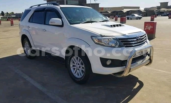 Acheter Occasion Voiture Toyota Hilux Blanc à Butha–Buthe, Thaba-Tseka Acheter Occasion Voiture Toyota Hilux Blanc à Butha–Buthe, Thaba-Tseka