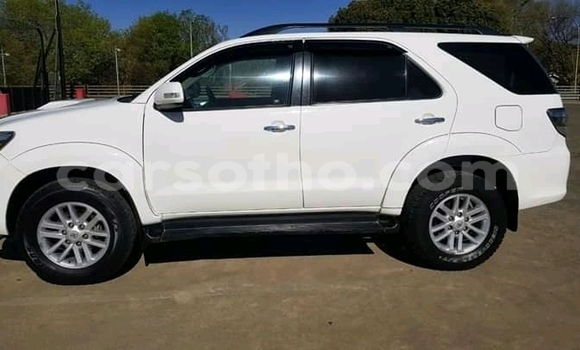 Acheter Occasion Voiture Toyota Hilux Blanc à Butha–Buthe, Thaba-Tseka Acheter Occasion Voiture Toyota Hilux Blanc à Butha–Buthe, Thaba-Tseka