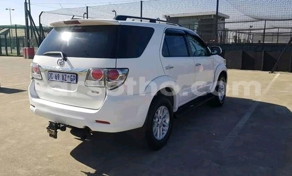 Acheter Occasion Voiture Toyota Hilux Blanc à Butha–Buthe, Thaba-Tseka Acheter Occasion Voiture Toyota Hilux Blanc à Butha–Buthe, Thaba-Tseka