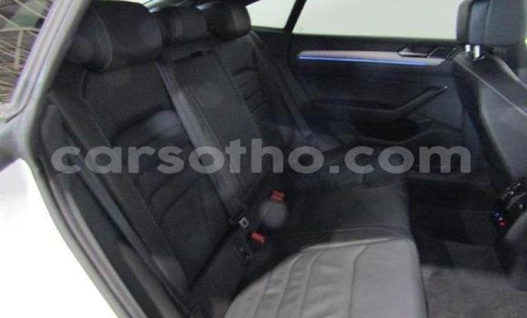 اشتري مستعمل Volkswagen Passat White سيارة في Maseru في Maseru اشتري مستعمل Volkswagen Passat White سيارة في Maseru في Maseru