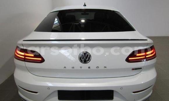 اشتري مستعمل Volkswagen Passat White سيارة في Maseru في Maseru اشتري مستعمل Volkswagen Passat White سيارة في Maseru في Maseru