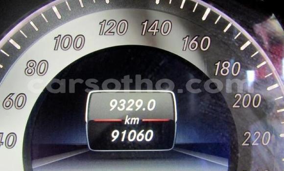 Sayi Na hannu Mercedes-Benz E–Class White Mota in Maseru a Maseru Sayi Na hannu Mercedes-Benz E–Class White Mota in Maseru a Maseru