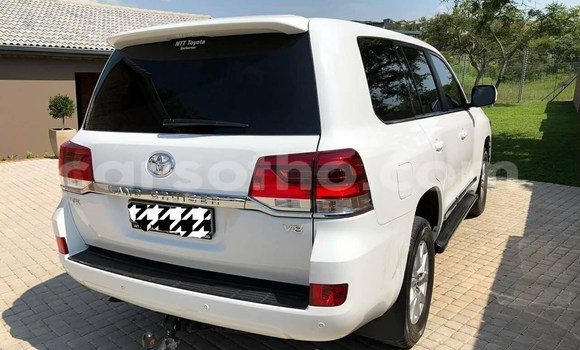 Buy Used Toyota Land Cruiser White Car in Maseru in Maseru Buy Used Toyota Land Cruiser White Car in Maseru in Maseru