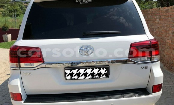Buy Used Toyota Land Cruiser White Car in Maseru in Maseru Buy Used Toyota Land Cruiser White Car in Maseru in Maseru