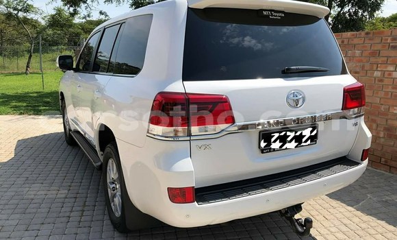 Buy Used Toyota Land Cruiser White Car in Maseru in Maseru Buy Used Toyota Land Cruiser White Car in Maseru in Maseru