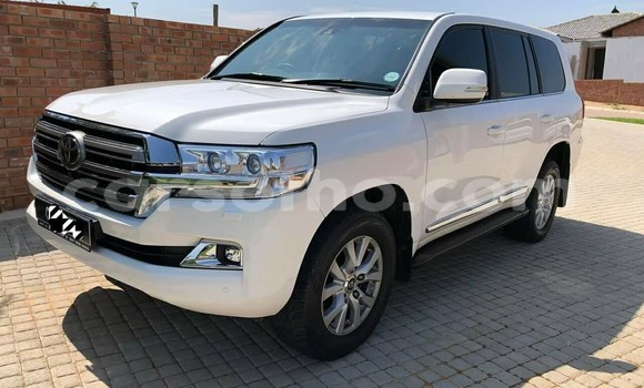Buy Used Toyota Land Cruiser White Car in Maseru in Maseru Buy Used Toyota Land Cruiser White Car in Maseru in Maseru