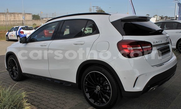 اشتري مستعمل Mercedes-Benz 200 White سيارة في Maputsoe في Leribe اشتري مستعمل Mercedes-Benz 200 White سيارة في Maputsoe في Leribe