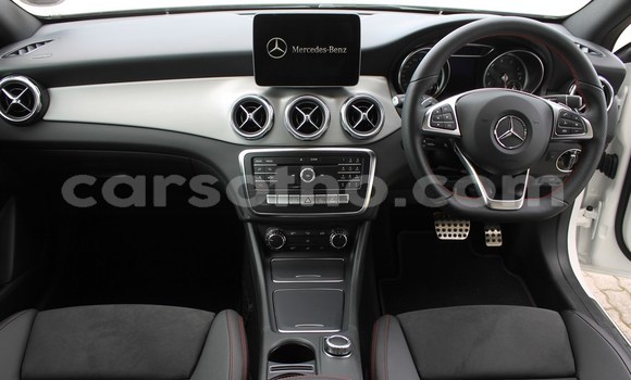 اشتري مستعمل Mercedes-Benz 200 White سيارة في Maputsoe في Leribe اشتري مستعمل Mercedes-Benz 200 White سيارة في Maputsoe في Leribe