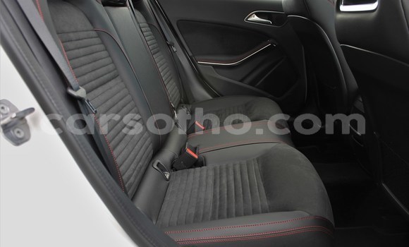 اشتري مستعمل Mercedes-Benz 200 White سيارة في Maputsoe في Leribe اشتري مستعمل Mercedes-Benz 200 White سيارة في Maputsoe في Leribe