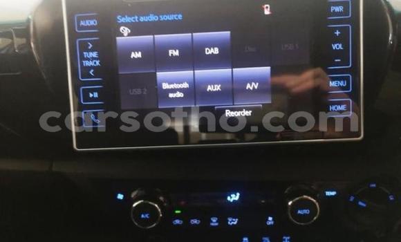 Sayi Na hannu Toyota Hilux White Mota in Maseru a Maseru Sayi Na hannu Toyota Hilux White Mota in Maseru a Maseru