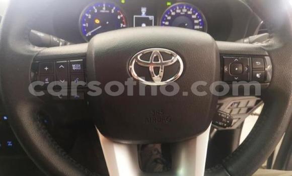 Sayi Na hannu Toyota Hilux White Mota in Maseru a Maseru Sayi Na hannu Toyota Hilux White Mota in Maseru a Maseru