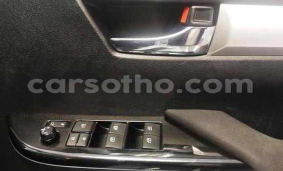 Sayi Na hannu Toyota Hilux White Mota in Maseru a Maseru Sayi Na hannu Toyota Hilux White Mota in Maseru a Maseru