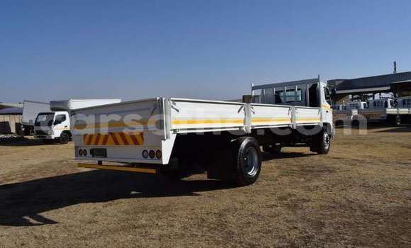 Acheter Occasion Utilitaire Hino 300 Series Blanc à Butha–Buthe, Thaba-Tseka Acheter Occasion Utilitaire Hino 300 Series Blanc à Butha–Buthe, Thaba-Tseka