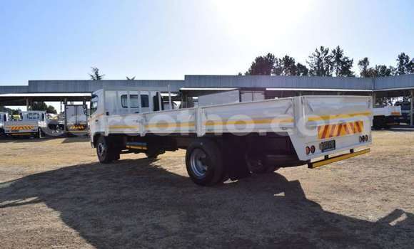 Acheter Occasion Utilitaire Hino 300 Series Blanc à Butha–Buthe, Thaba-Tseka Acheter Occasion Utilitaire Hino 300 Series Blanc à Butha–Buthe, Thaba-Tseka