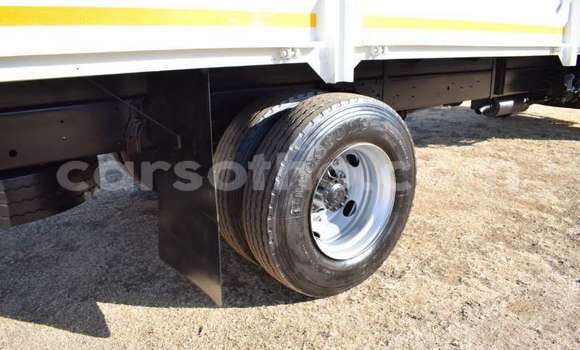 Acheter Occasion Utilitaire Hino 300 Series Blanc à Butha–Buthe, Thaba-Tseka Acheter Occasion Utilitaire Hino 300 Series Blanc à Butha–Buthe, Thaba-Tseka