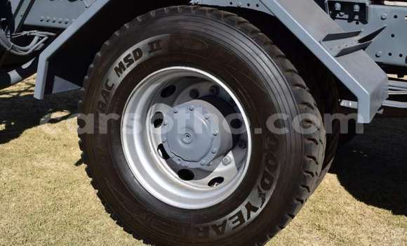 Sayi Na hannu Mercedes‒Benz 1824 White Babbar mota in Maputsoa a Leribe Sayi Na hannu Mercedes‒Benz 1824 White Babbar mota in Maputsoa a Leribe