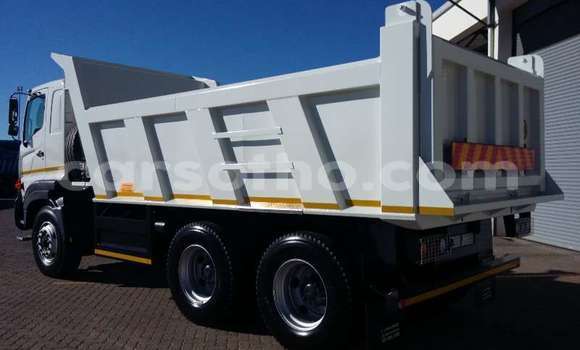 Acheter Occasion Utilitaire Hino 300 Series Blanc à Hlotse, Leribe Acheter Occasion Utilitaire Hino 300 Series Blanc à Hlotse, Leribe