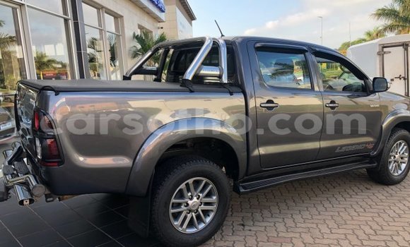 Acheter Occasion Voiture Toyota Hilux Noir à Maputsoa, Leribe Acheter Occasion Voiture Toyota Hilux Noir à Maputsoa, Leribe