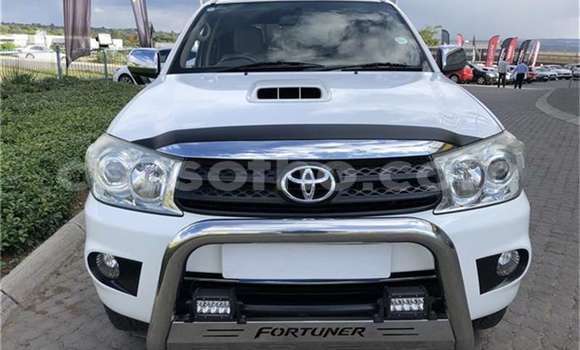 Acheter Occasion Voiture Toyota Fortuner Blanc à Maseru, Maseru Acheter Occasion Voiture Toyota Fortuner Blanc à Maseru, Maseru