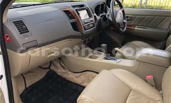 Acheter Occasion Voiture Toyota Fortuner Blanc à Maseru, Maseru Acheter Occasion Voiture Toyota Fortuner Blanc à Maseru, Maseru