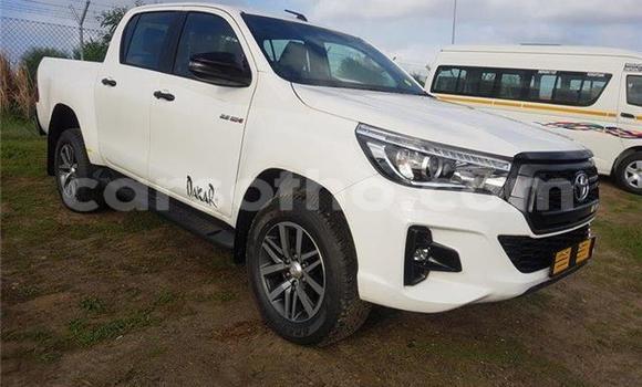 Acheter Occasion Voiture Toyota Pickup Blanc à Maseru, Maseru Acheter Occasion Voiture Toyota Pickup Blanc à Maseru, Maseru