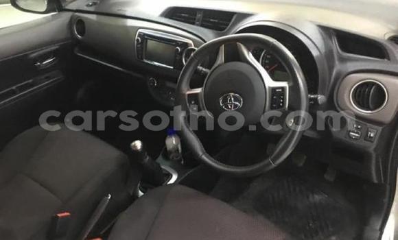 Sayi Na hannu Toyota Yaris Silver Mota in Maseru a Maseru Sayi Na hannu Toyota Yaris Silver Mota in Maseru a Maseru