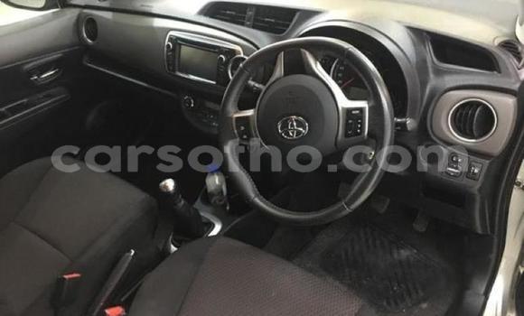 Sayi Na hannu Toyota Yaris Silver Mota in Maseru a Maseru Sayi Na hannu Toyota Yaris Silver Mota in Maseru a Maseru