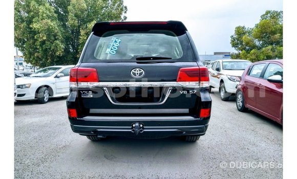Sayi Imported Toyota Land Cruiser Black Mota in Import - Dubai a Maseru Sayi Imported Toyota Land Cruiser Black Mota in Import - Dubai a Maseru