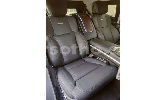 Sayi Imported Toyota Land Cruiser Black Mota in Import - Dubai a Maseru Sayi Imported Toyota Land Cruiser Black Mota in Import - Dubai a Maseru