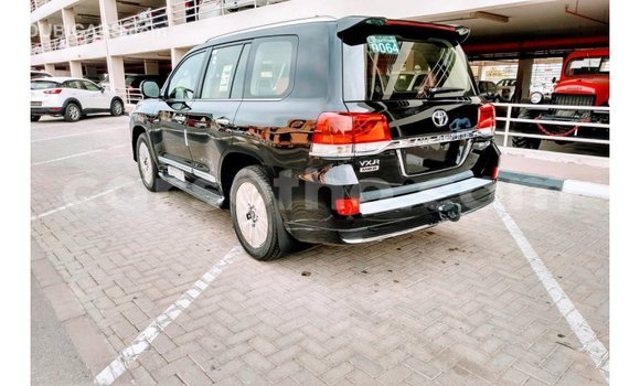Sayi Imported Toyota Land Cruiser Black Mota in Import - Dubai a Maseru Sayi Imported Toyota Land Cruiser Black Mota in Import - Dubai a Maseru