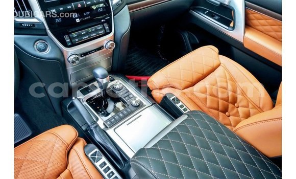 Sayi Imported Toyota Land Cruiser Black Mota in Import - Dubai a Maseru Sayi Imported Toyota Land Cruiser Black Mota in Import - Dubai a Maseru