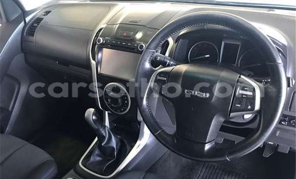 Acheter Occasion Voiture Isuzu KB Blanc à Maseru, Maseru Acheter Occasion Voiture Isuzu KB Blanc à Maseru, Maseru