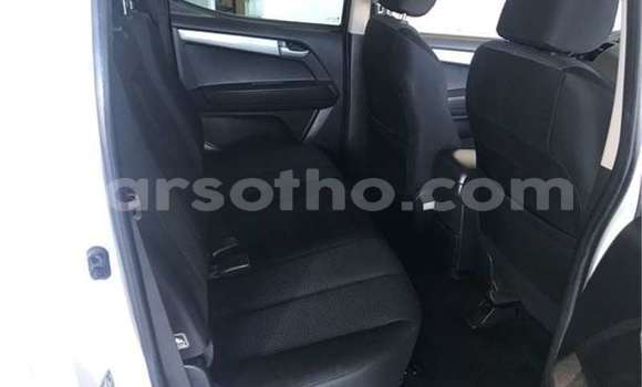 Acheter Occasion Voiture Isuzu KB Blanc à Maseru, Maseru Acheter Occasion Voiture Isuzu KB Blanc à Maseru, Maseru