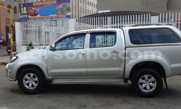 Acheter Occasion Voiture Toyota Hilux Gris à Maputsoe, Leribe Acheter Occasion Voiture Toyota Hilux Gris à Maputsoe, Leribe