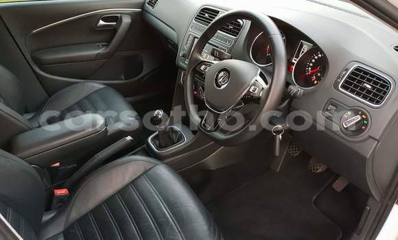 Acheter Occasion Voiture Volkswagen Polo Blanc à Maputsoa, Leribe Acheter Occasion Voiture Volkswagen Polo Blanc à Maputsoa, Leribe
