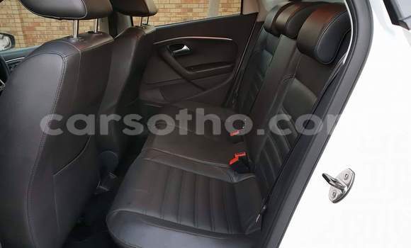 Acheter Occasion Voiture Volkswagen Polo Blanc à Maputsoa, Leribe Acheter Occasion Voiture Volkswagen Polo Blanc à Maputsoa, Leribe