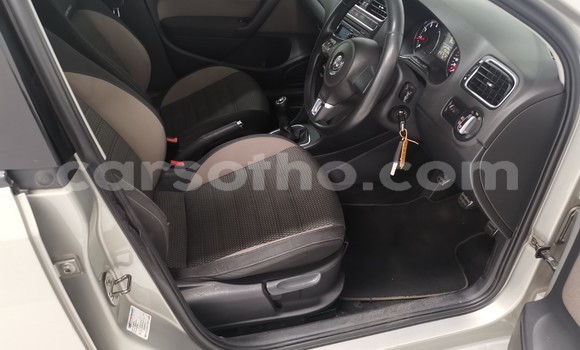 اشتري مستعمل Volkswagen Polo Beige سيارة في Maseru في Maseru اشتري مستعمل Volkswagen Polo Beige سيارة في Maseru في Maseru