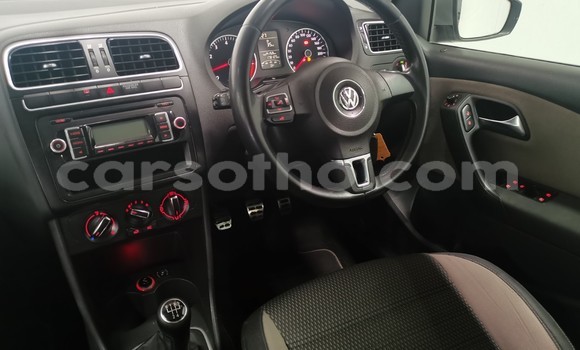 اشتري مستعمل Volkswagen Polo Beige سيارة في Maseru في Maseru اشتري مستعمل Volkswagen Polo Beige سيارة في Maseru في Maseru