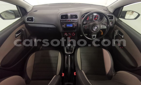 اشتري مستعمل Volkswagen Polo Beige سيارة في Maseru في Maseru اشتري مستعمل Volkswagen Polo Beige سيارة في Maseru في Maseru