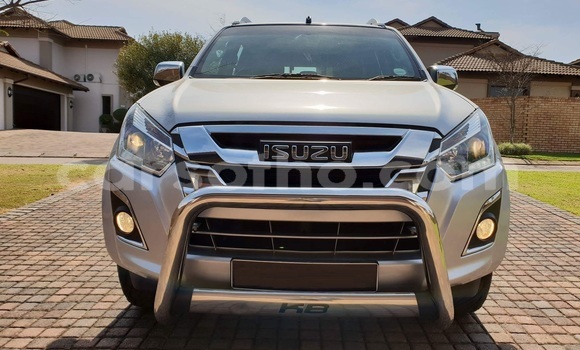 Sayi Na hannu Isuzu KB Silver Mota in Maseru a Maseru Sayi Na hannu Isuzu KB Silver Mota in Maseru a Maseru