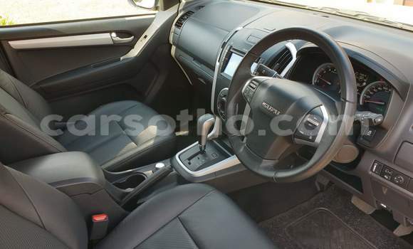 Sayi Na hannu Isuzu KB Silver Mota in Maseru a Maseru Sayi Na hannu Isuzu KB Silver Mota in Maseru a Maseru